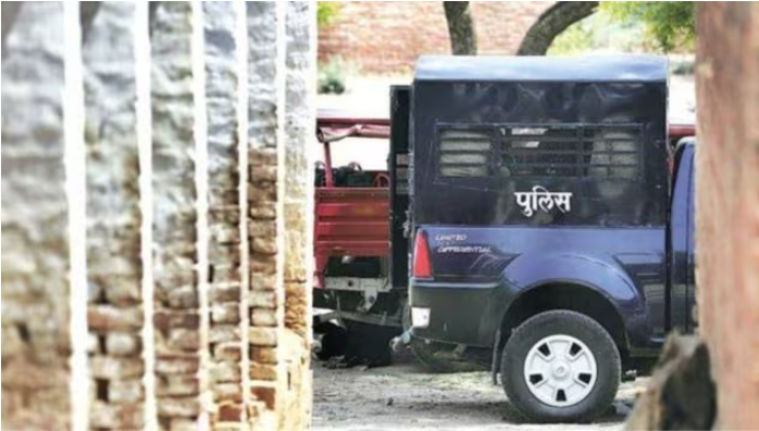 "Family in Bhayander Hospitalized Due to Suspected Food Poisoning"